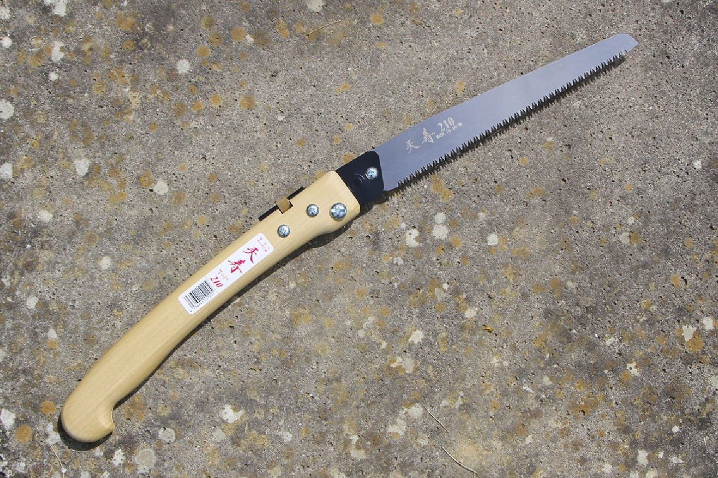 Japanische Klappsäge 'Tenjyu' für glatte und perfekte Schnittflächen