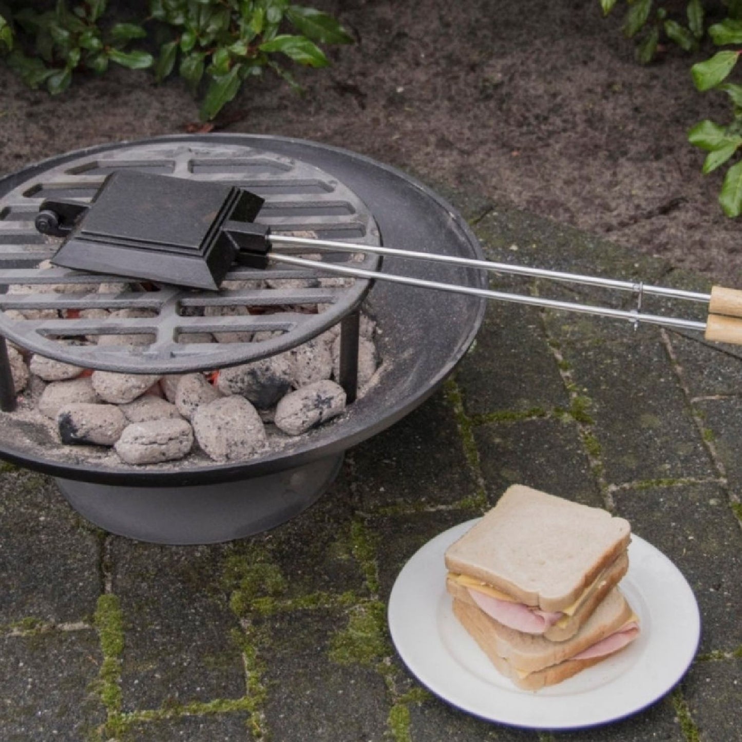 Toasteisen aus Gusseisen Griff aus Birkenholz