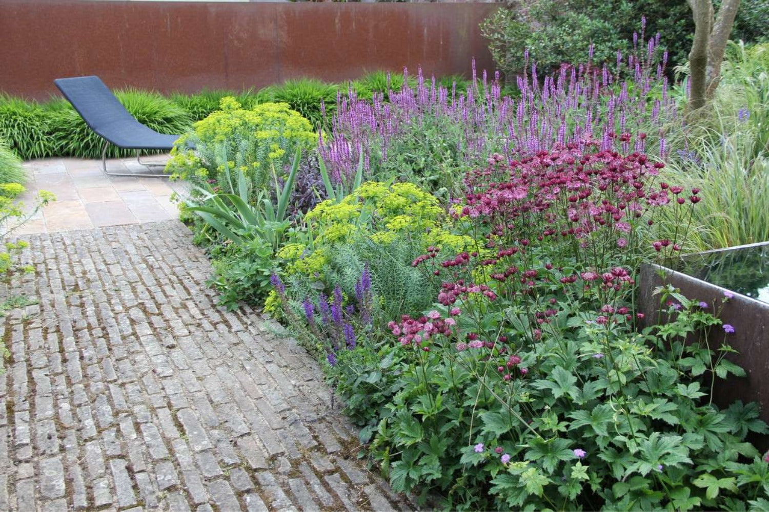 Garten-Idee aus dem Garten von Tom Stuart-Smith (Perfekt designte Gartenräume, die dennoch ein charmantes "Laissez-Faire" ausstrahlen, erwarten den Besucher bei Tom Stuart-Smith)